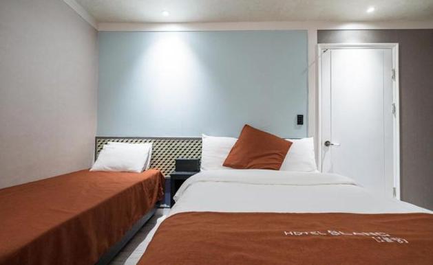Ilsan Blanc Motel Goyang Bagian luar foto
