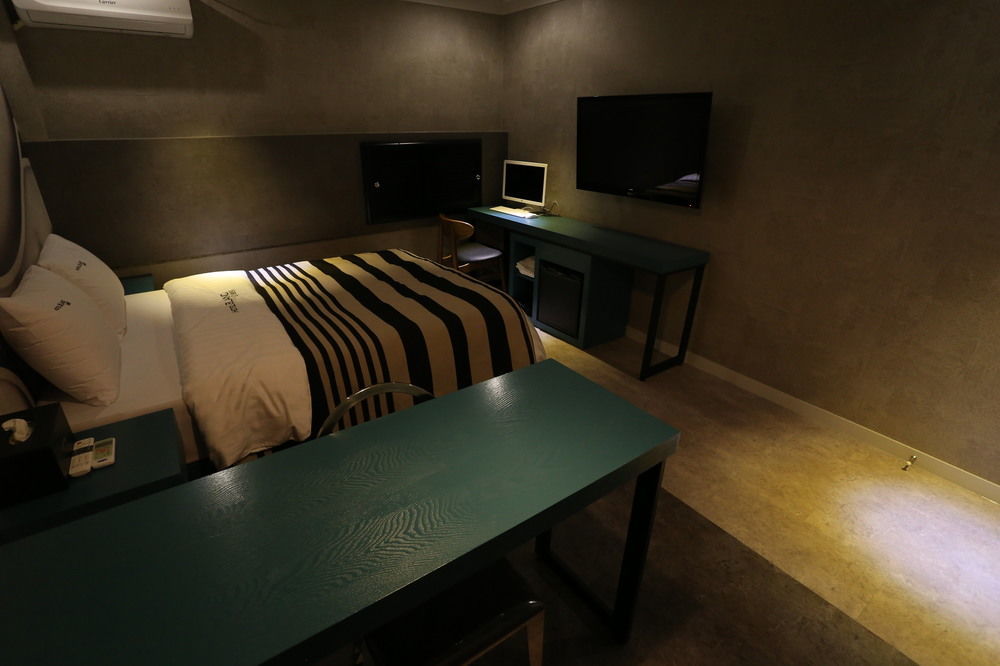 Ilsan Blanc Motel Goyang Bagian luar foto
