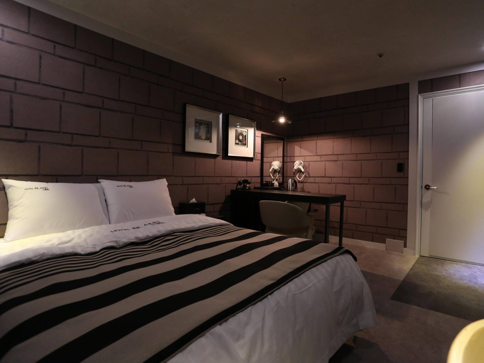 Ilsan Blanc Motel Goyang Bagian luar foto