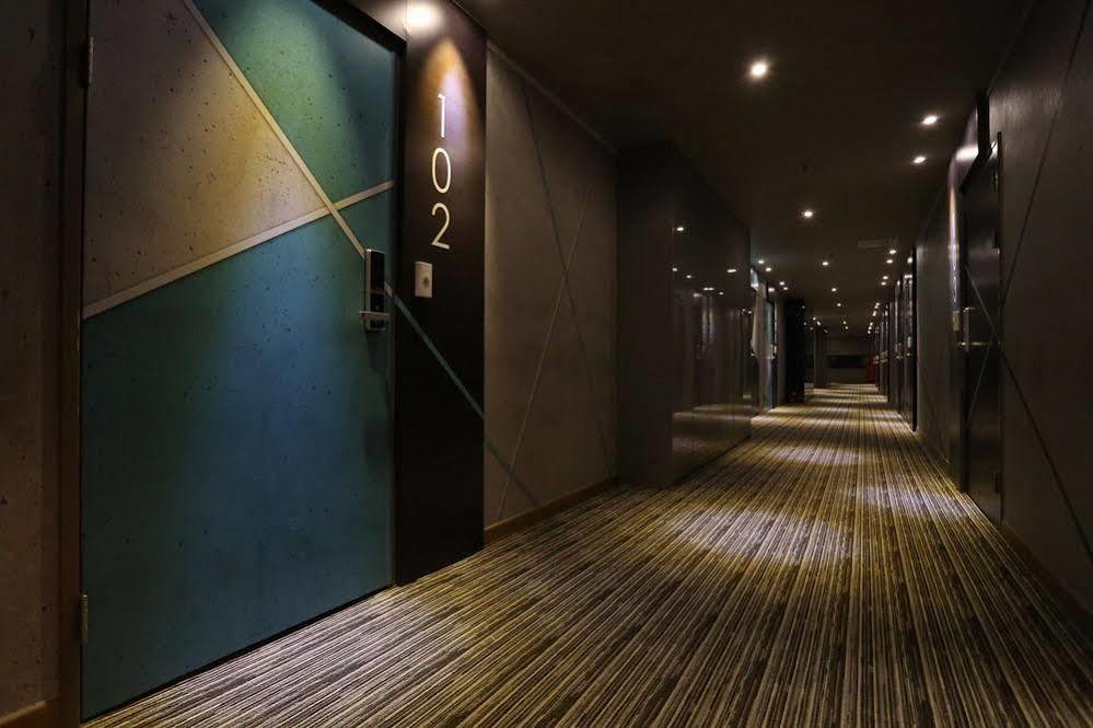 Ilsan Blanc Motel Goyang Bagian luar foto